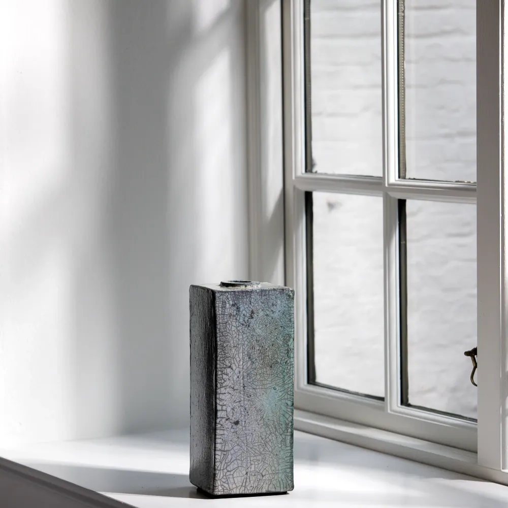 Gundula Sommerer, Raku Vase, eckig hoch | graublau (GS184)