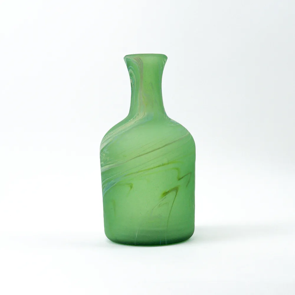 Hebron Karaffe / Vase Grün – Recyceltes Glas & Handgeblasen