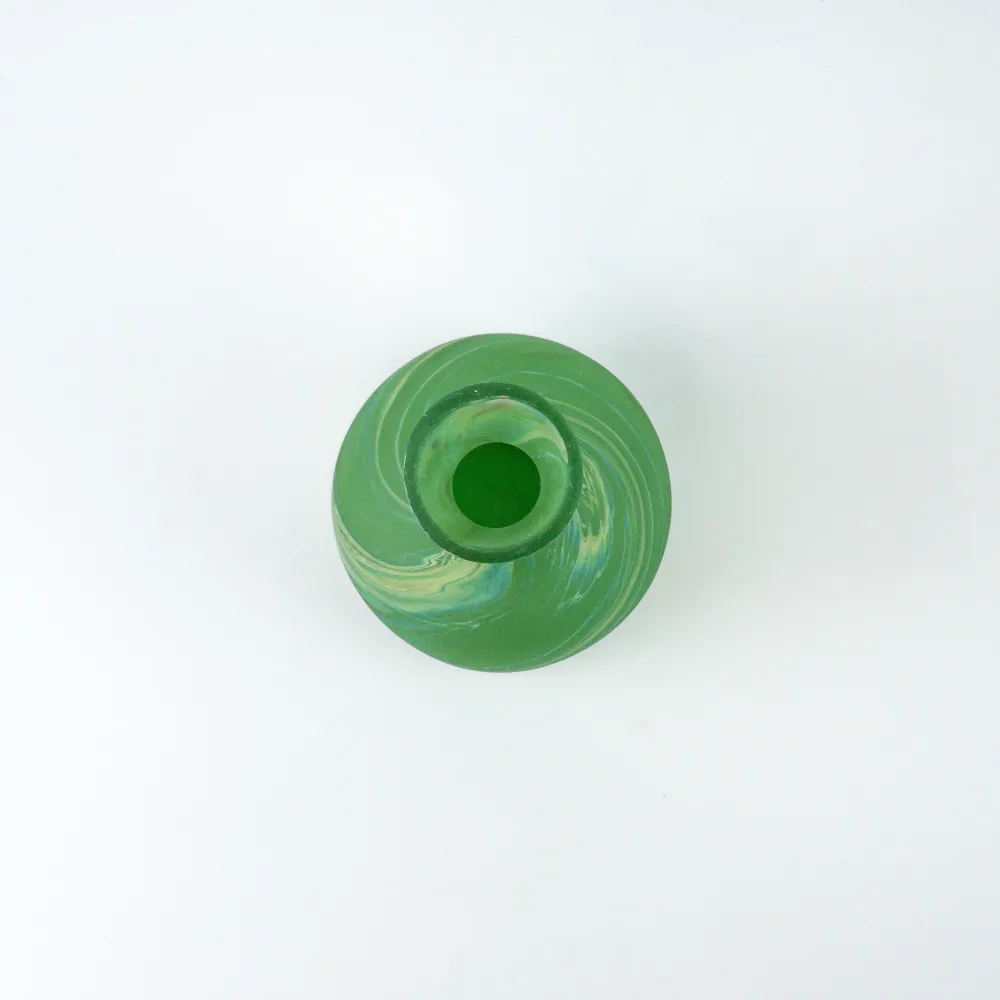 Hebron Karaffe / Vase Grün – Recyceltes Glas & Handgeblasen