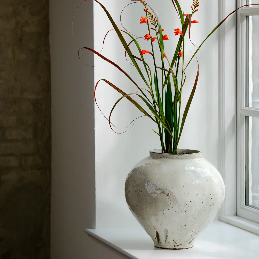 Marco Minetti, Buncheong Vase, Korean-style, weiß | Feldspat Glasur (MM01)
