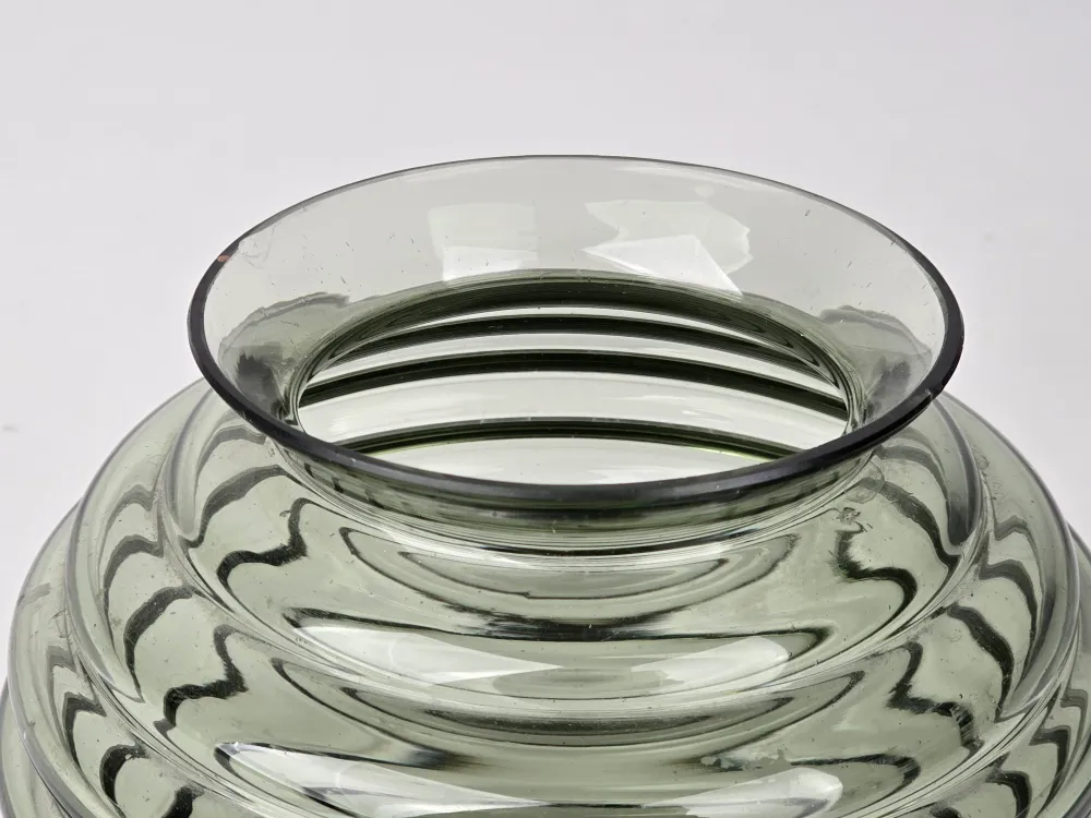 RICHARD LAUCKE felicitas vase VLG Weißwasser Bauhaus Design Glas Rauchglas 1939
