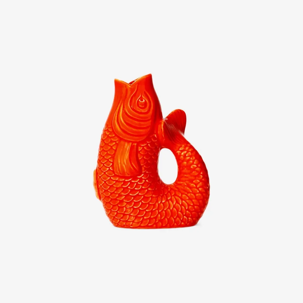 Vase mit orangefarbenem Fisch