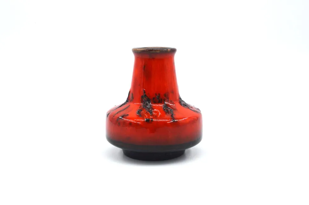 WGP Kreutz Keramik Vase Helmut Kreutz Vintage Vase mit seltener roter Fat-Lava Glasur 1960s West German Mid-Century Design...
