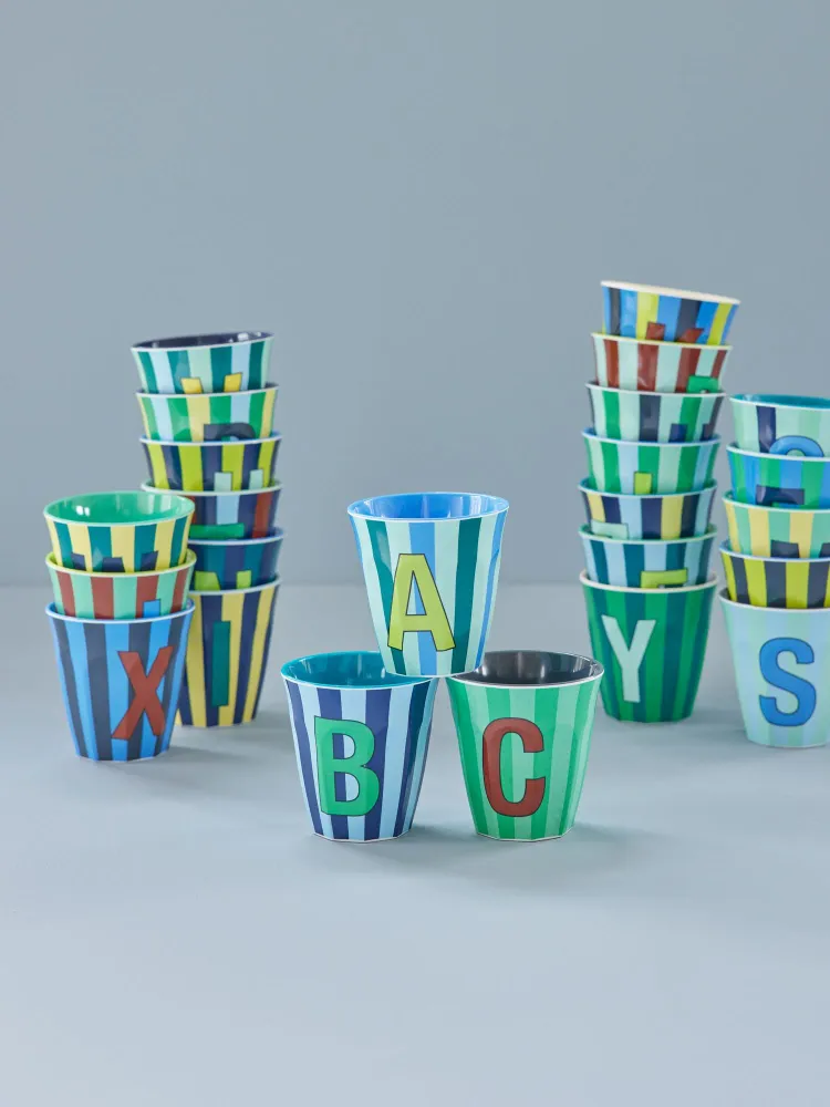 Mittelgroße Buchstabenbecher - Blau - B - Stripes