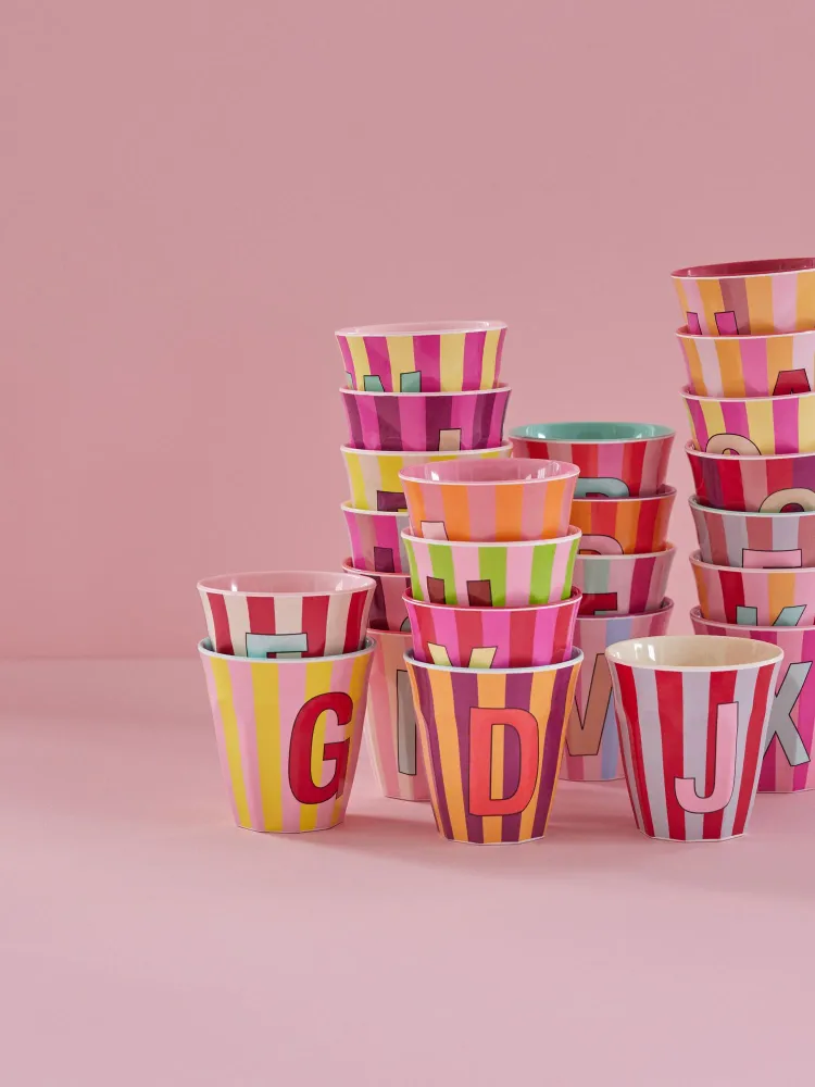 Mittelgroße Buchstabenbecher - Pink - U - Stripes