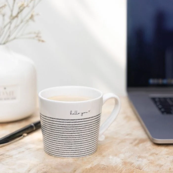 Tasse - Weiss mit „Stripes Hello You“ Schwarz, 200 ml