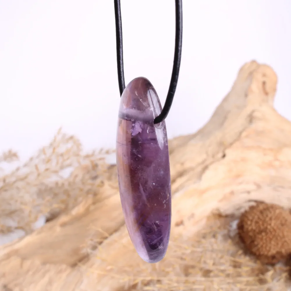 Einzelstück Ametrin Cabochon Anhänger – Handgeschliffener Edelstein, gebohrt & mit Lederband Geschenkschachtel