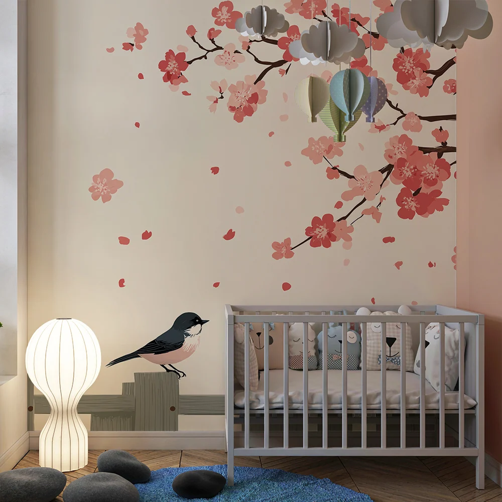 Babyzimmer Tapete | Vögel und Kirschblüten auf sanftem Hintergrund