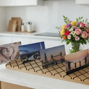 Bilderleiste Holz Eiche – Fotoleiste & Bilderhalter | Handgemachte Fotoschiene | Massivholz Deko | Geschenkidee Wanddeko