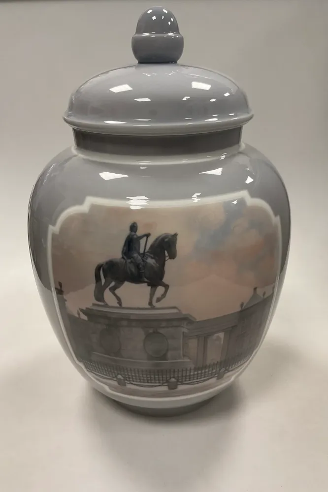 Bing og Grøndahl Unika Vase - Amalienborg og Eremitagen No. 271 af Sophus Jensen