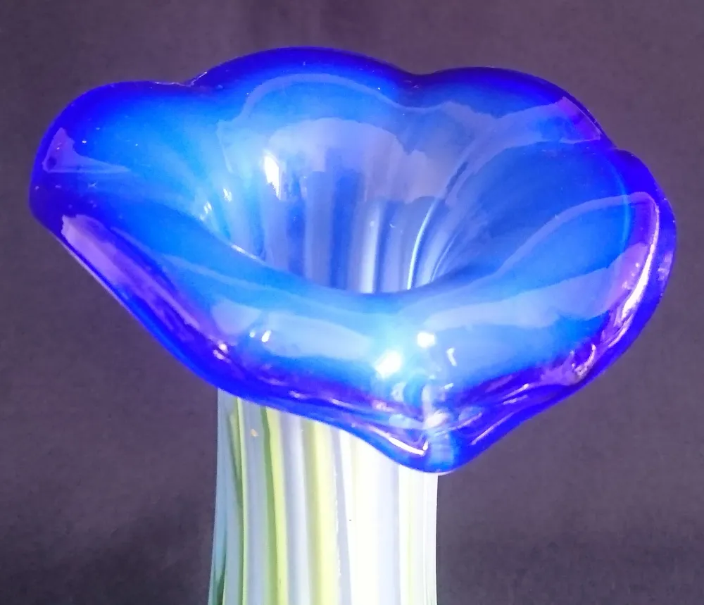 BLUMENVASE - Press- / Hartglas, Modern Style, Abstrakte Pilzform Linien Streifen Dekor