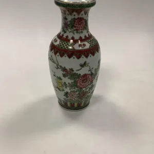 Chinesische orientalische Vase roter Farbe
