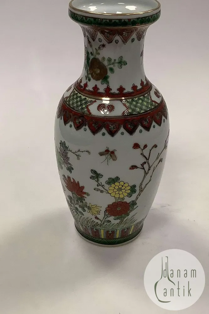 Chinesische orientalische Vase roter Farbe
