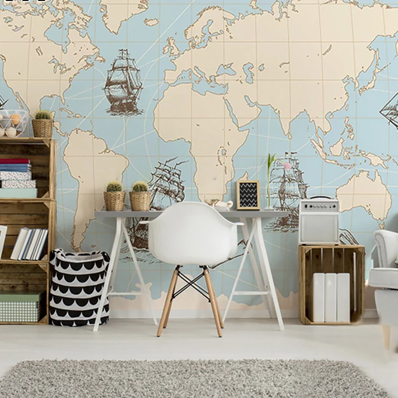Ganze Illustration Mid-Century-Wandbild für Wohnzimmer mit Weltkarte und Segelboot Pastellblau Clearhalo