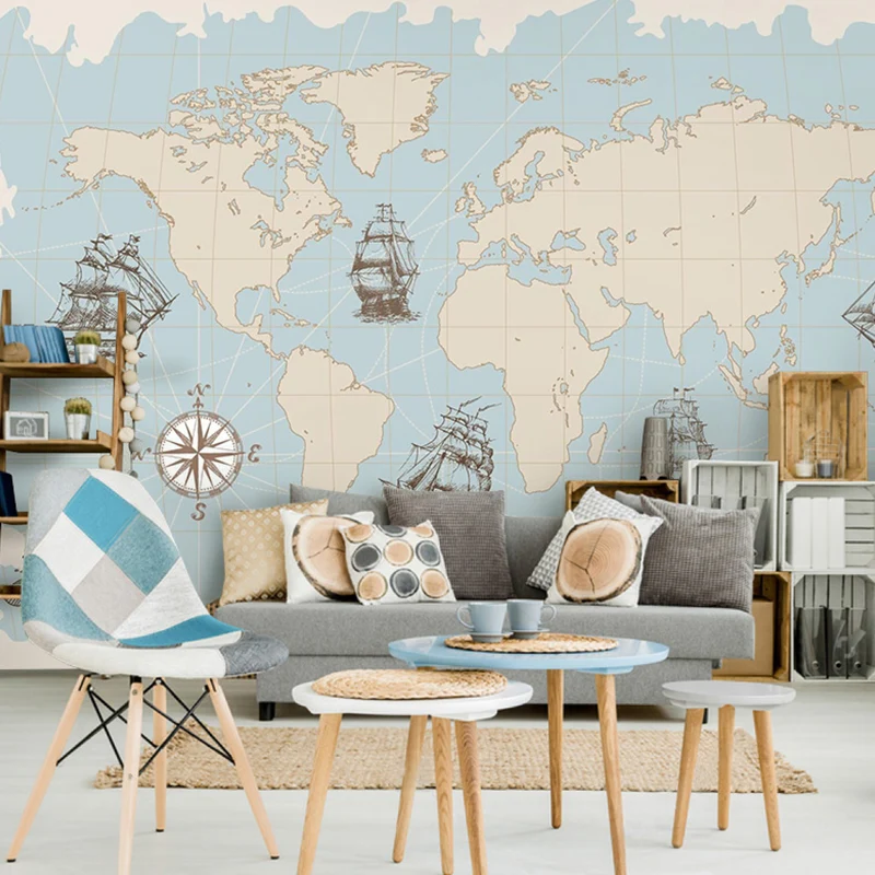 Ganze Illustration Mid-Century-Wandbild für Wohnzimmer mit Weltkarte und Segelboot Pastellblau Clearhalo
