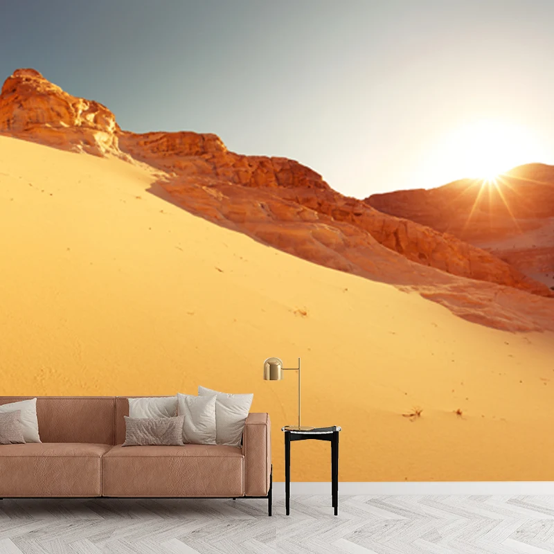 Gelbes Wandbild mit Wüstenblick, Sonne hinter beleuchtetem Berg, moderne, wasserfeste Wandverkleidung Clearhalo