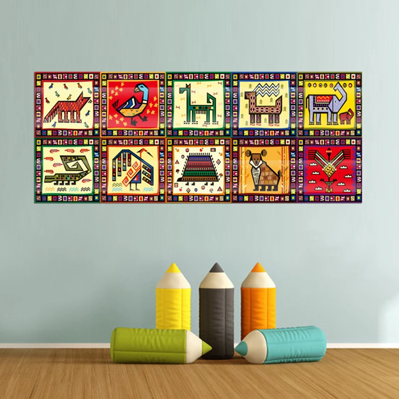 Kindertapeten mit Stammesmuster und Tiermotiven Rot-Gelb-Grün zum Aufkleben für das Babyzimmer Clearhalo