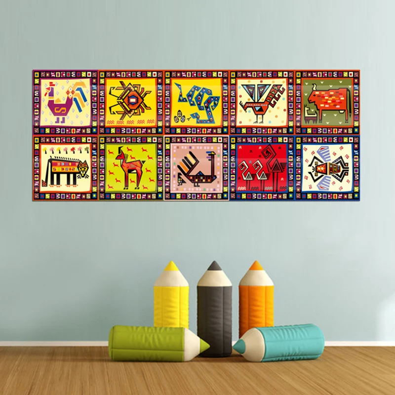 Kindertapeten mit Stammesmuster und Tiermotiven Rot-Gelb-Grün zum Aufkleben für das Babyzimmer Clearhalo