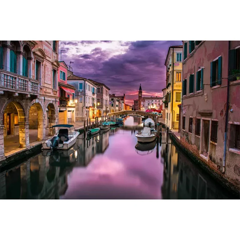 Riesige minimalistische Wandtapete im Fotostil für die Inneneinrichtung mit Venedig-Design Lila Clearhalo