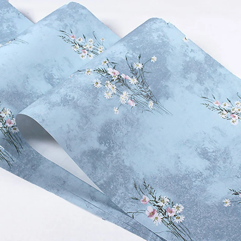 Tapetenrolle mit pastellblauem Blumenmuster, schmutzabweisende Wandverkleidung für die Dekoration von Gästezimmern Clearhalo
