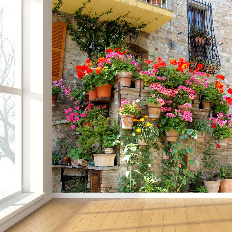 Zeitgenössische Wandtapete für Mädchen, alter Balkon und farbige Blumen, rote Wandverkleidung Clearhalo