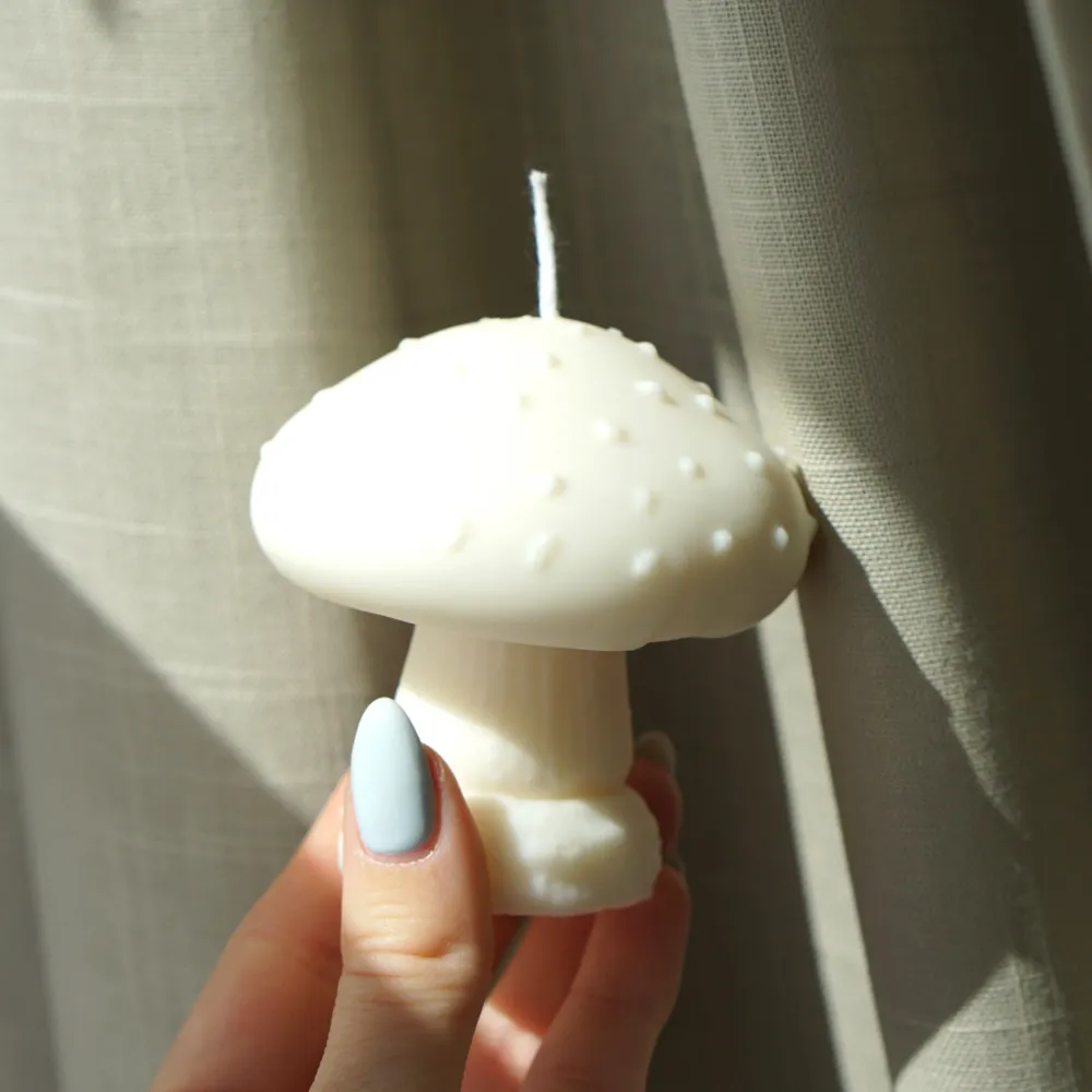 Handgefertigte Design-Kerze Pilz 7,5cm