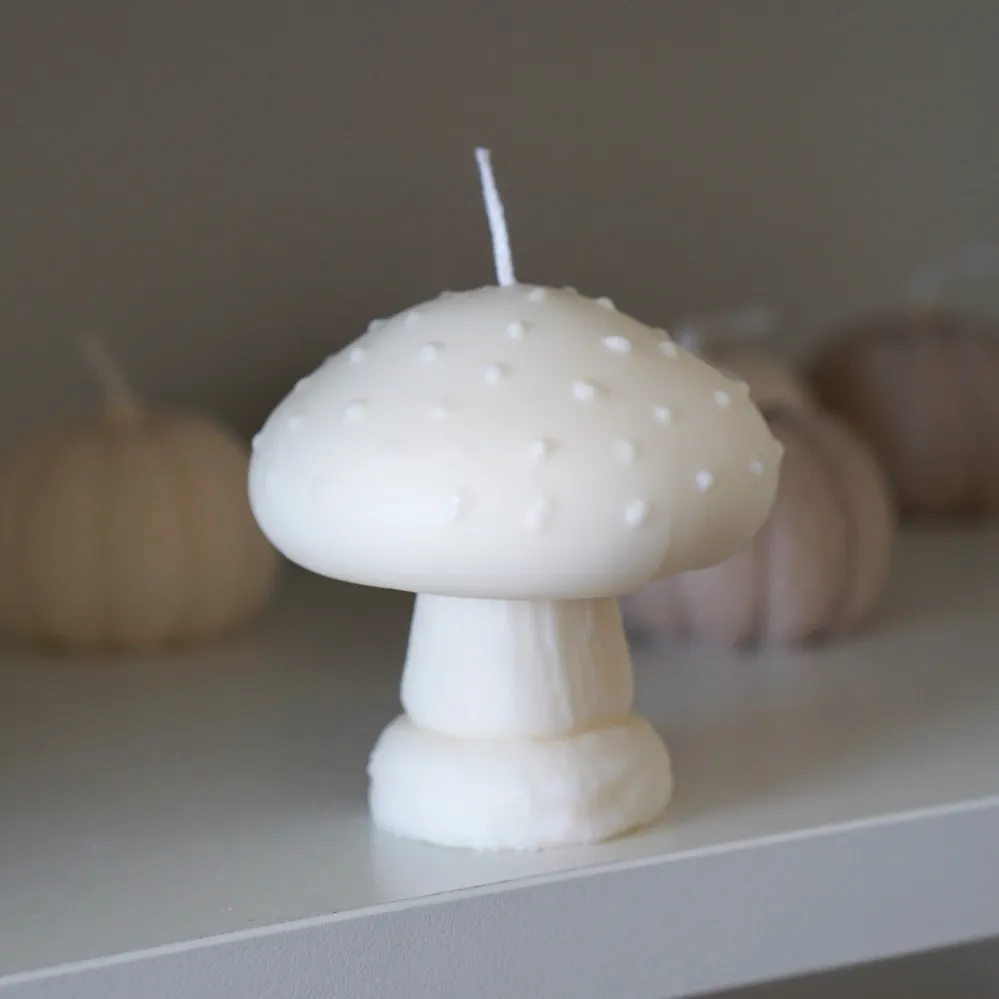 Handgefertigte Design-Kerze Pilz 7,5cm