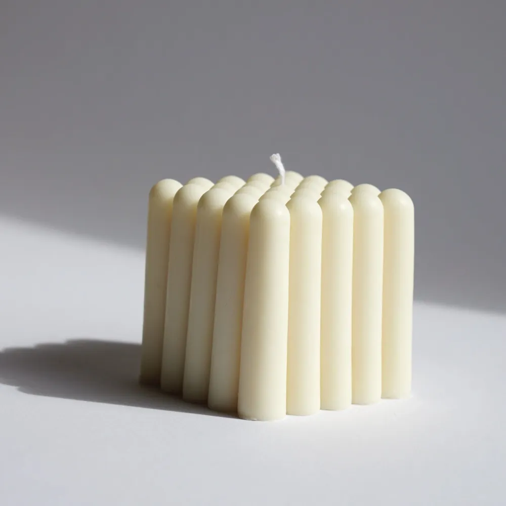 Handgefertigte Design-Kerze Quadratische Form von Inuti