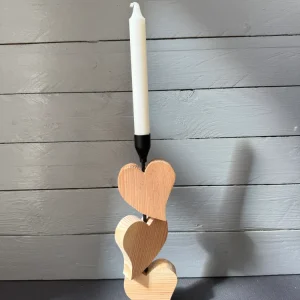 Kerzenständer aus Lärchenholz mit 3 Herzen – Hochzeitsgeschenk personalisierbar