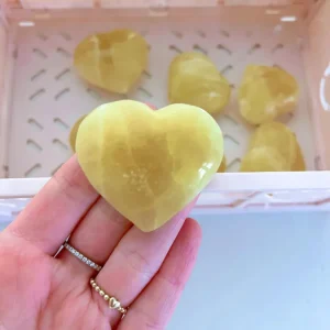 Limonen Calcit Herz . Lemon Calcite Heart ca. 4.5cm - Handcarved