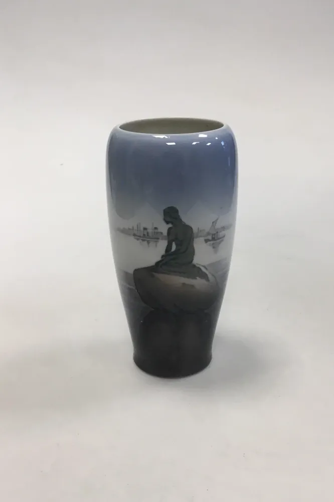 Royal Copenhagen Jugendstil-Vase Nr. 4463 mit der kleinen Meerjungfrau