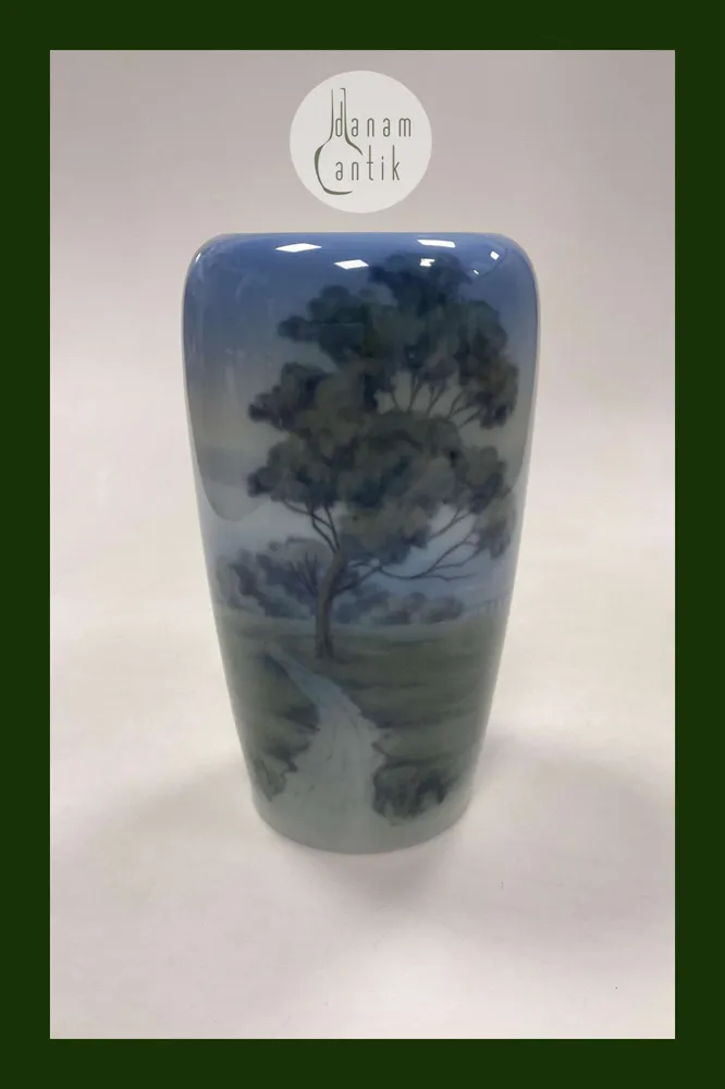 Royal Copenhagen Vase med Vejtræ No. 716/5448
