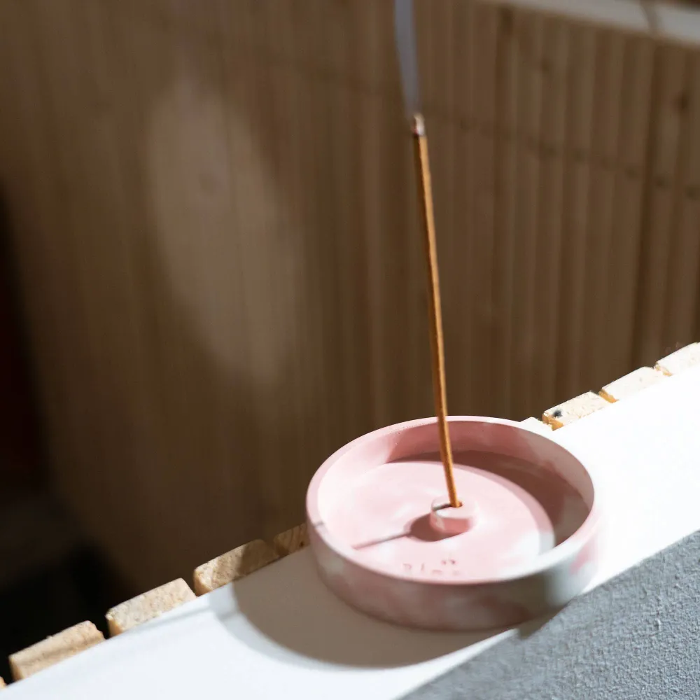 Räucherstäbchenhalter "Beton/Rosa"