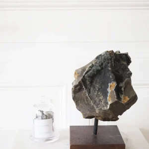 Schwarzer Chalcedon Basalt auf Ständer - Amethyst Basalt on Stand ca 4.9Kg 38 cm - aus Brasilien