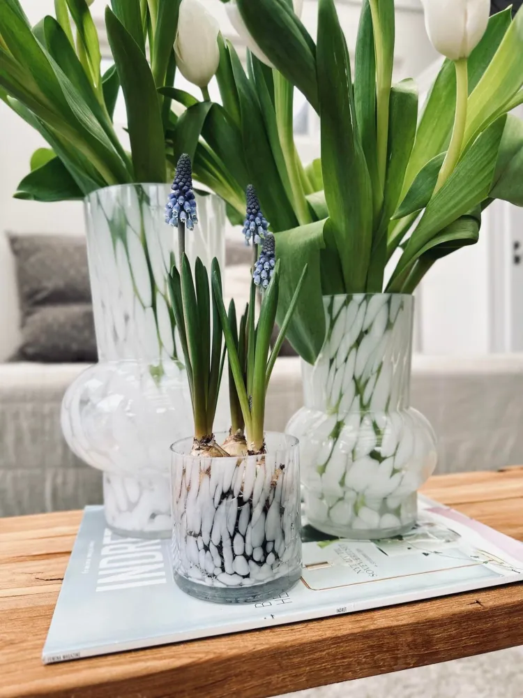 Vase 18 cm Mundgeblasenes Glas – Weiß