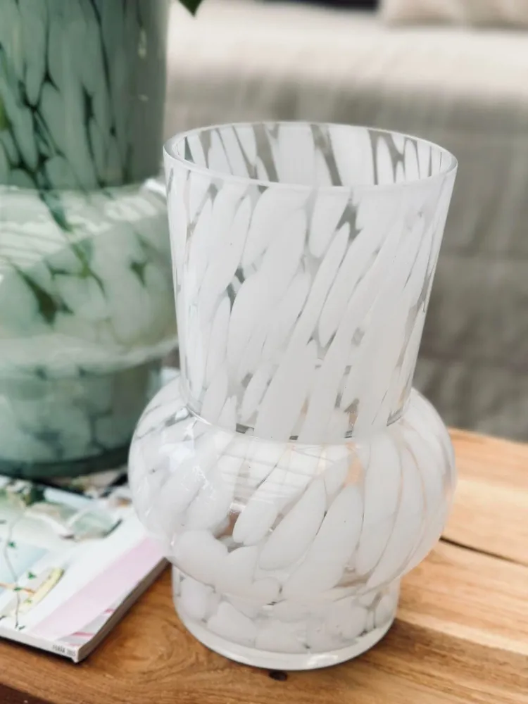 Vase 18 cm Mundgeblasenes Glas – Weiß
