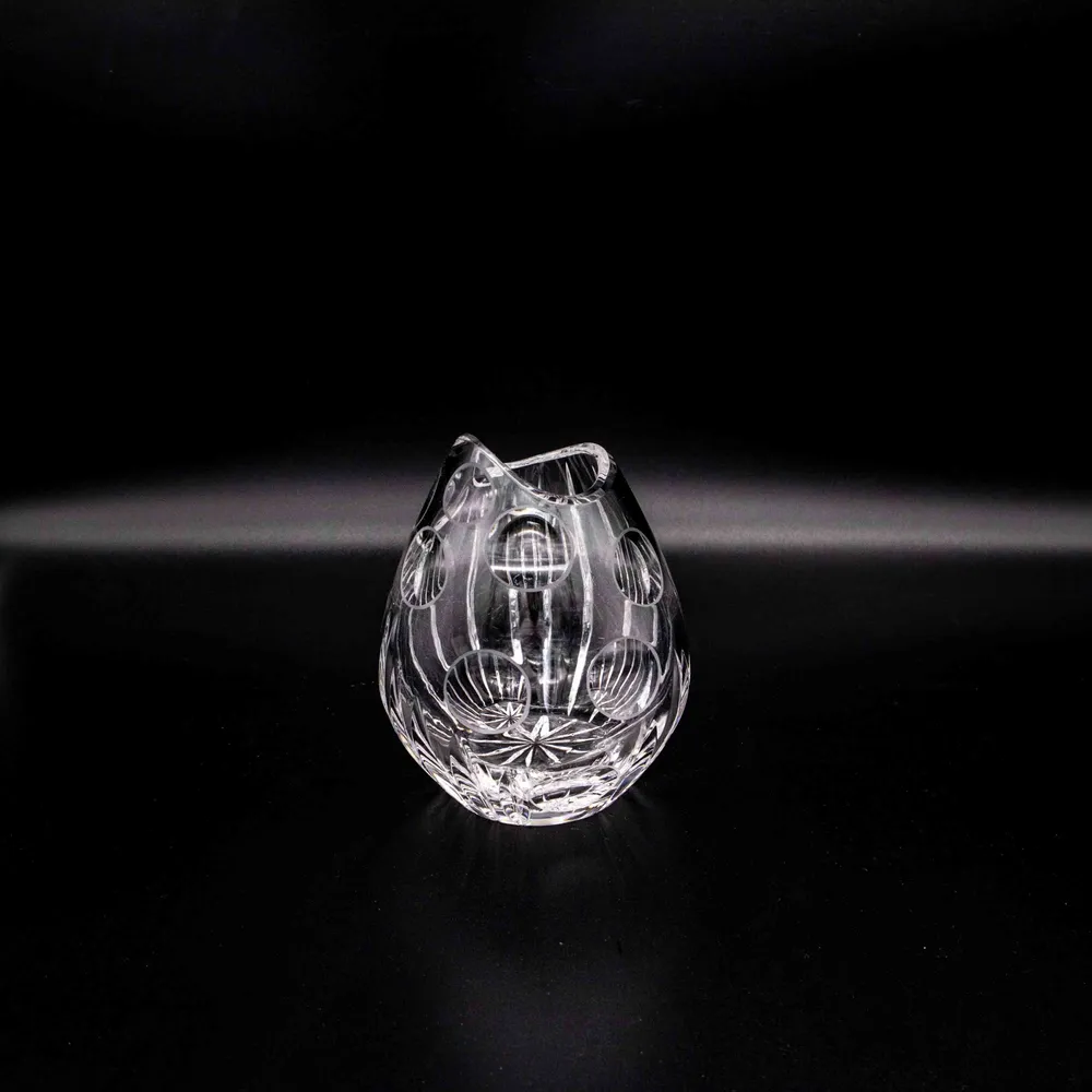 Vintage Vase aus Glas, geschliffen, makellos