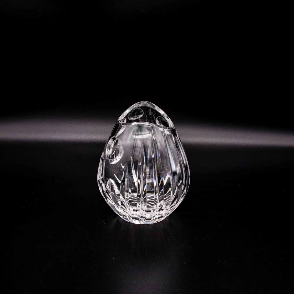 Vintage Vase aus Glas, geschliffen, makellos