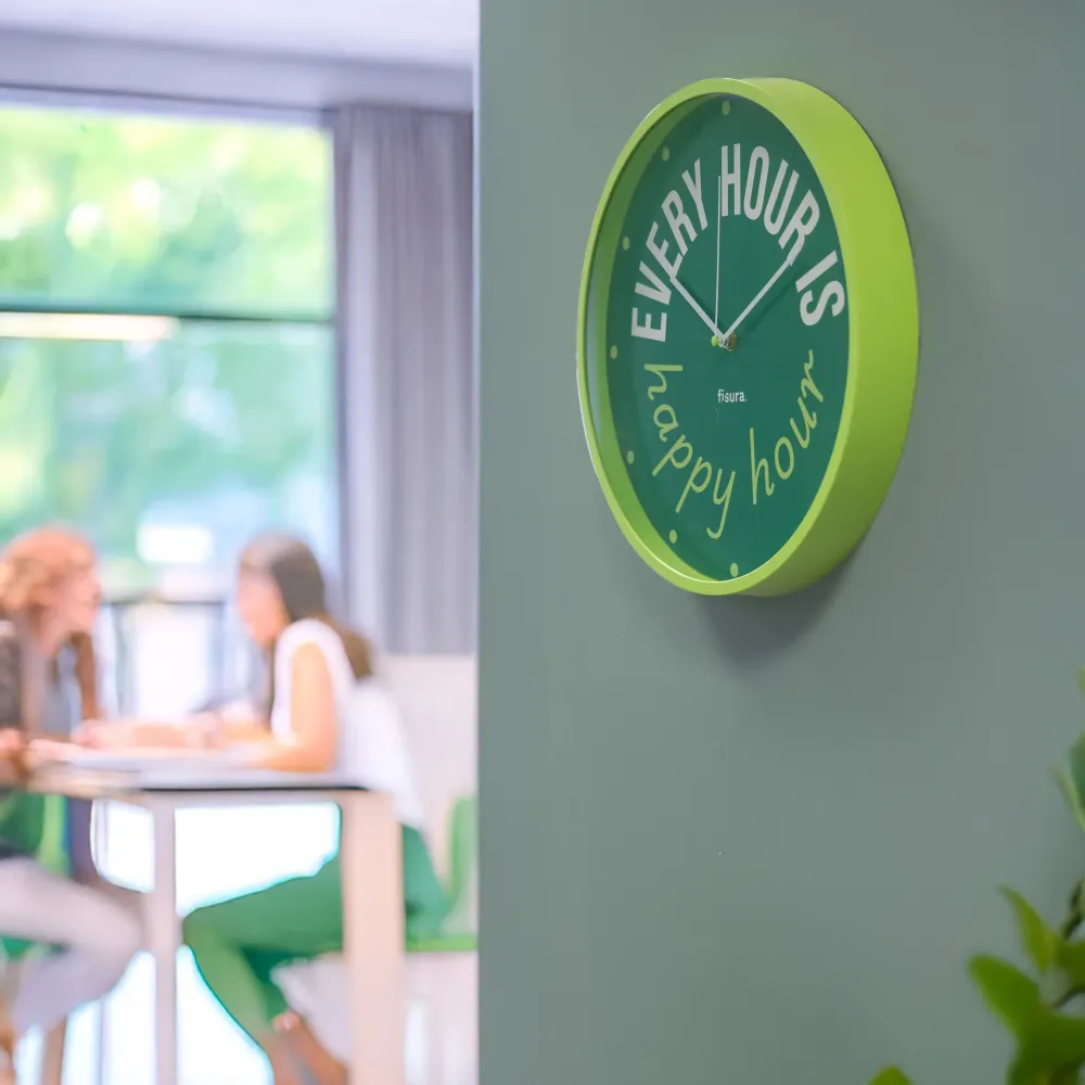 Wanduhr „Every hour is happy hour“