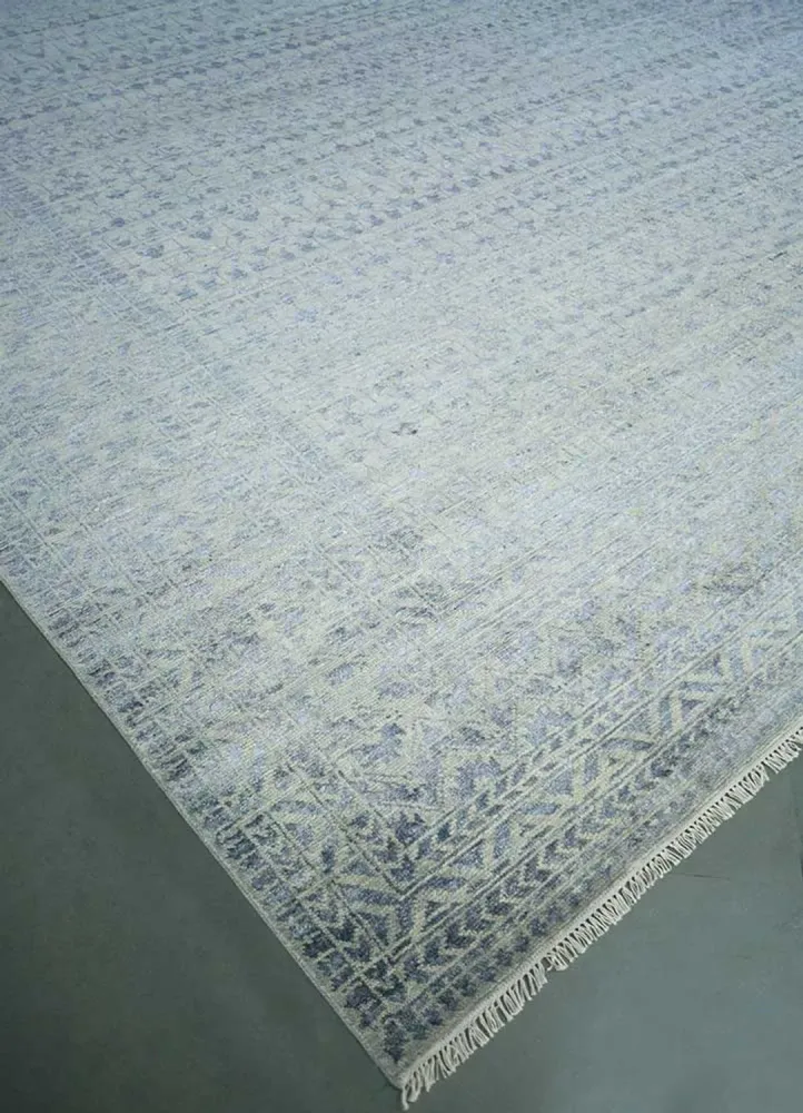 Wollteppich - 435 x 360 cm - hellblau