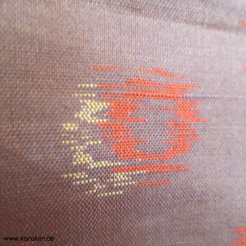 abstraktes Muster auf hellbraun Meisen Seiden Kimono