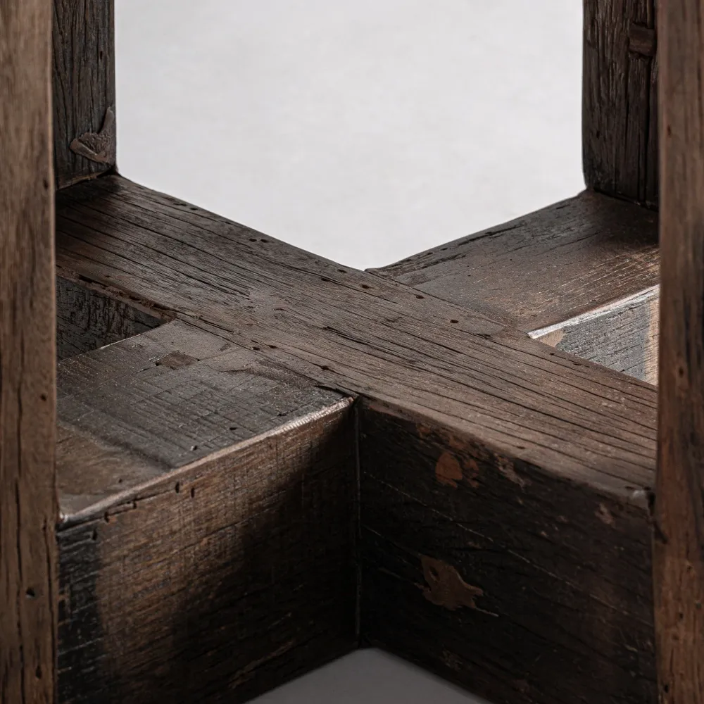 Beistelltisch LOSSE aus recyceltem Holz